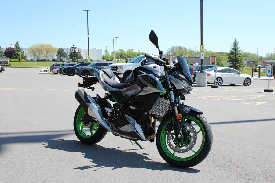 2025 KAWASAKI Z500 SE