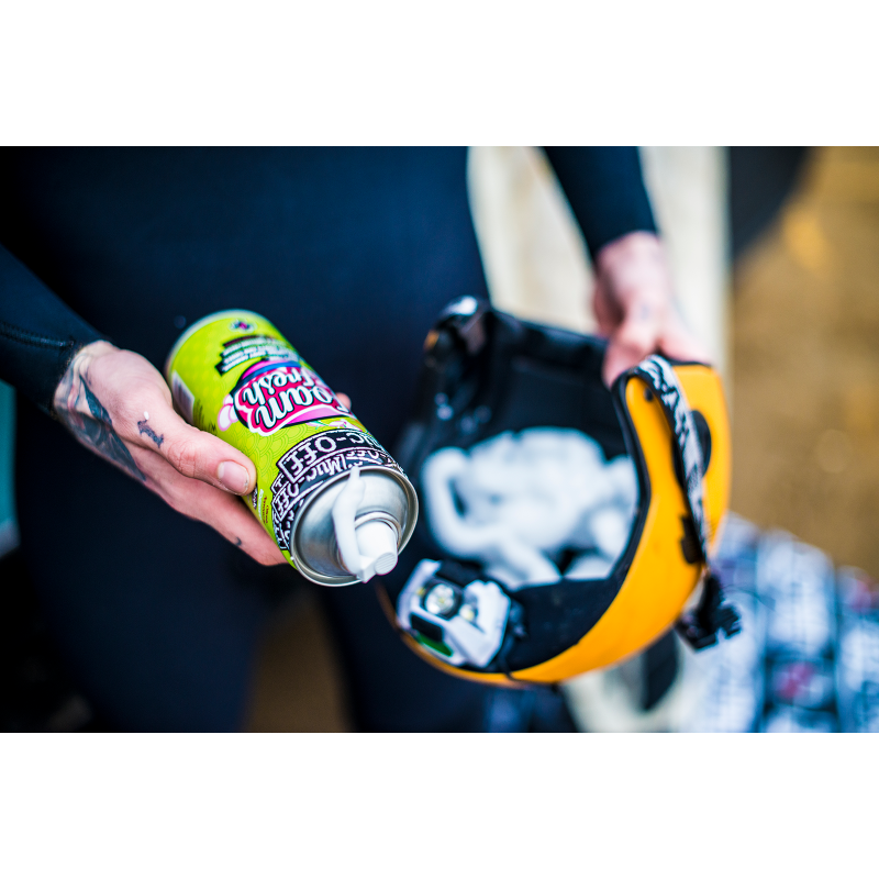 MUC-OFF HELMET FRESHENER FOAM ((AEROSOL))